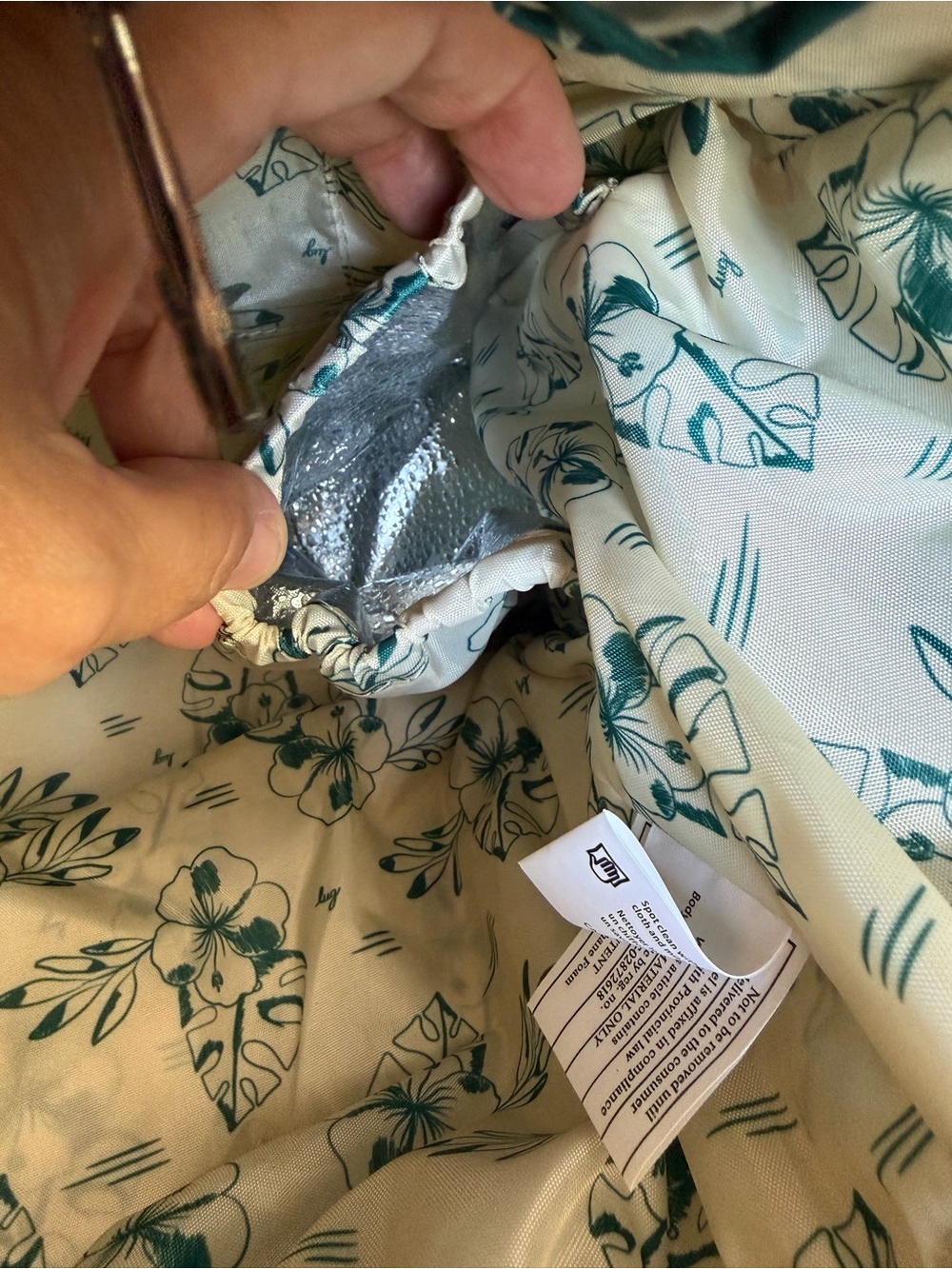 lug Teal Floral Quilted Tote Bag - Picture 15 of 15